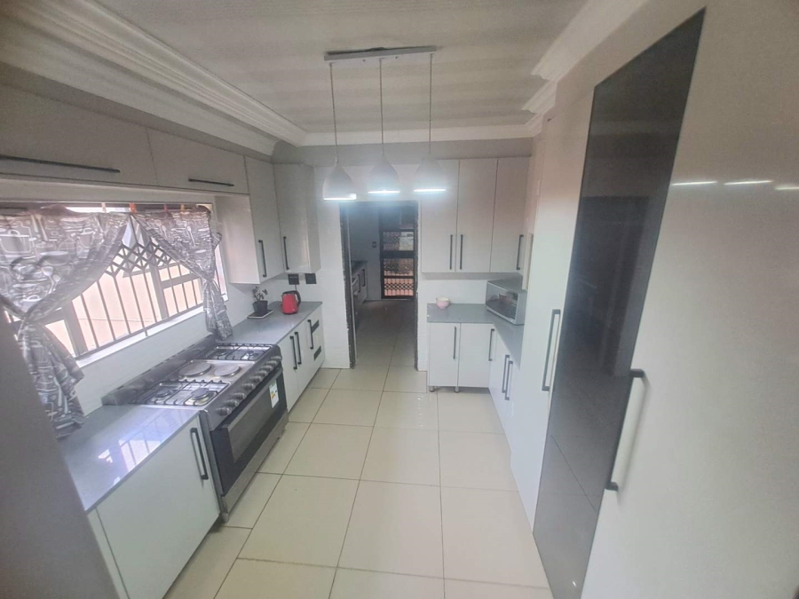 To Let 4 Bedroom Property for Rent in Weavind Park Gauteng