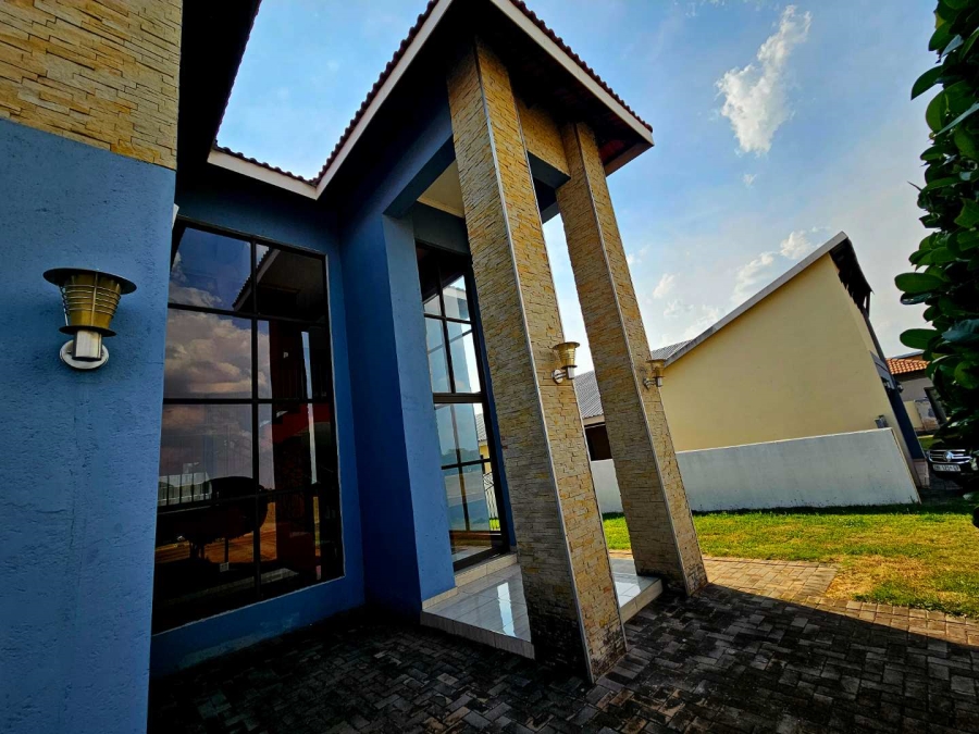 4 Bedroom Property for Sale in Theresa Park Gauteng