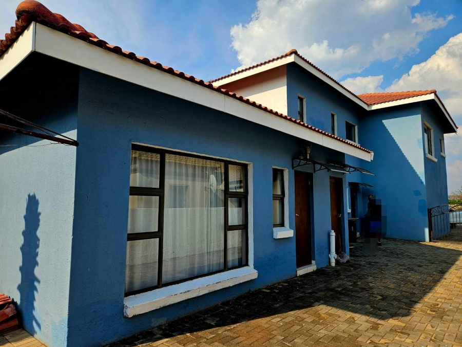 4 Bedroom Property for Sale in Theresa Park Gauteng