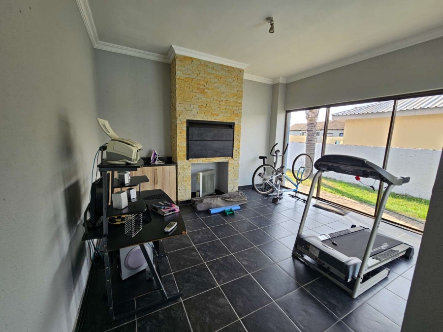 4 Bedroom Property for Sale in Theresa Park Gauteng