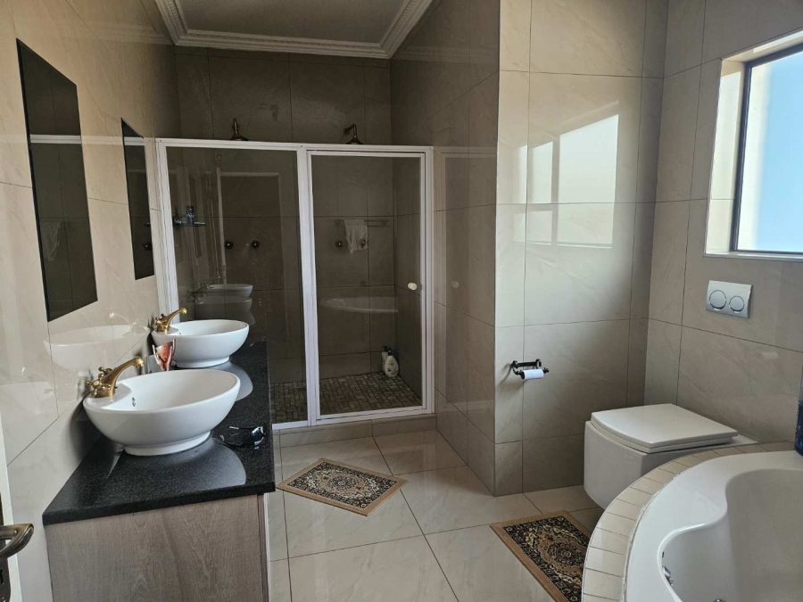 4 Bedroom Property for Sale in Theresa Park Gauteng