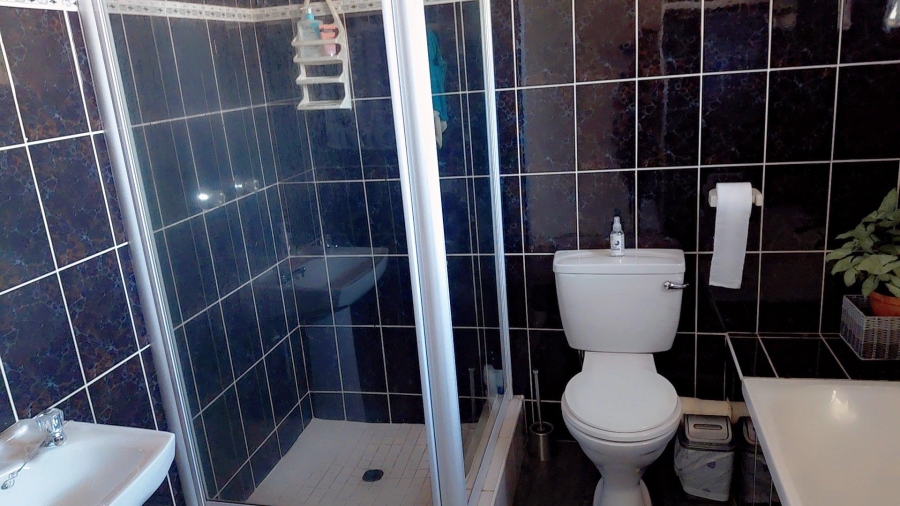 3 Bedroom Property for Sale in Glen Erasmia Gauteng