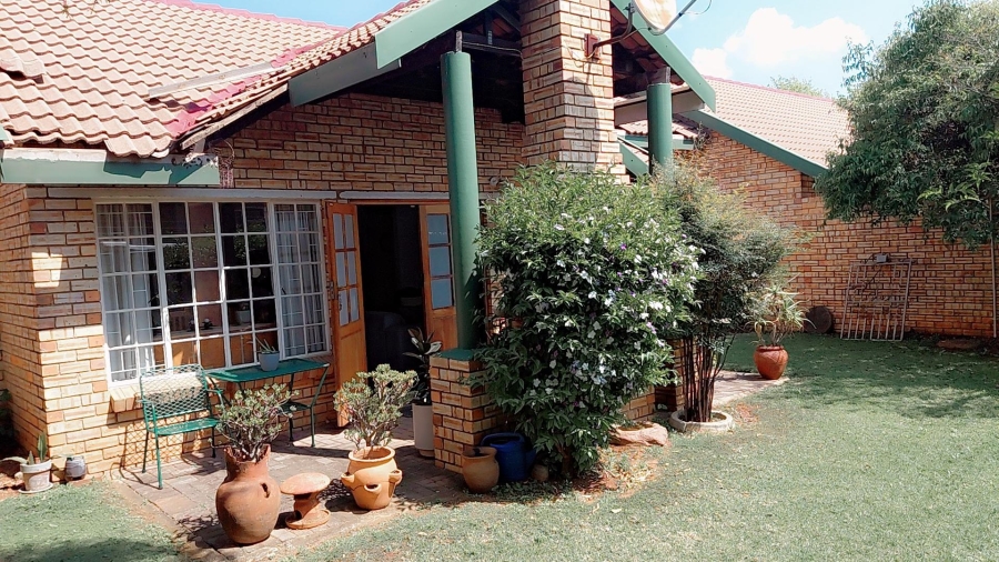 3 Bedroom Property for Sale in Glen Erasmia Gauteng
