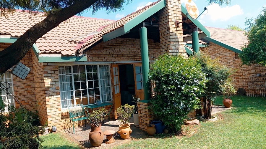 3 Bedroom Property for Sale in Glen Erasmia Gauteng