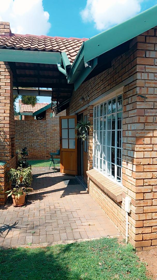 3 Bedroom Property for Sale in Glen Erasmia Gauteng