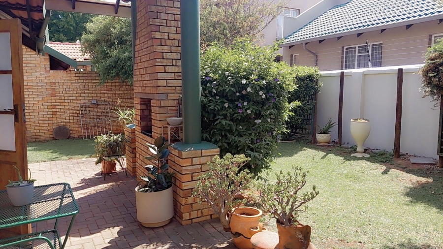 3 Bedroom Property for Sale in Glen Erasmia Gauteng