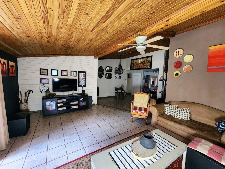 4 Bedroom Property for Sale in Moregloed Gauteng