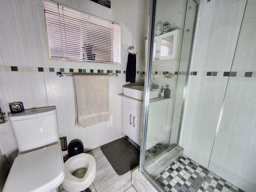 4 Bedroom Property for Sale in Moregloed Gauteng