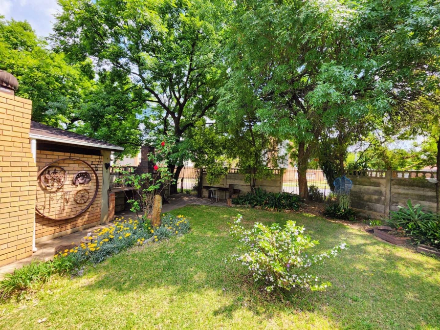 4 Bedroom Property for Sale in Moregloed Gauteng