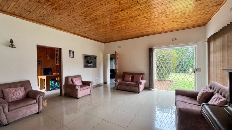 4 Bedroom Property for Sale in Robertsham Gauteng