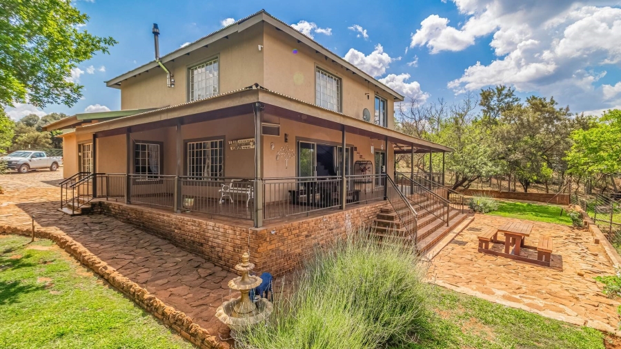 9 Bedroom Property for Sale in Hekpoort Gauteng