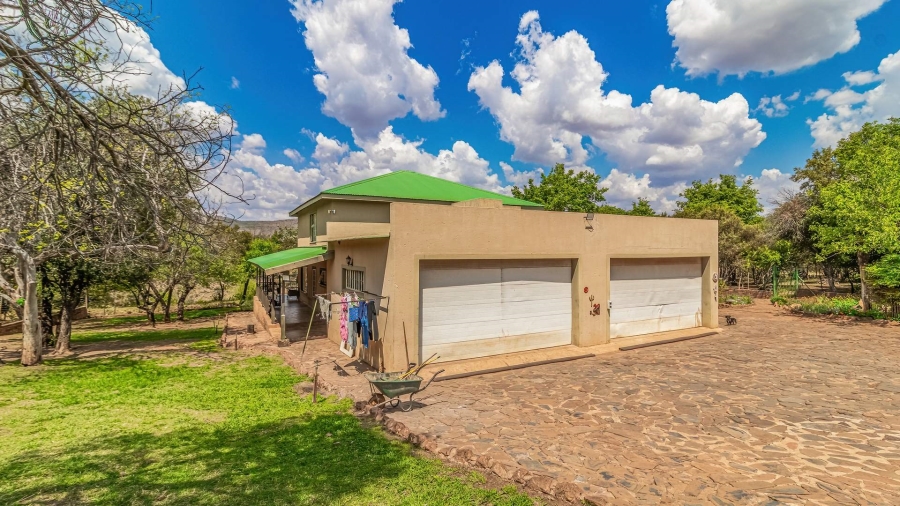 9 Bedroom Property for Sale in Hekpoort Gauteng
