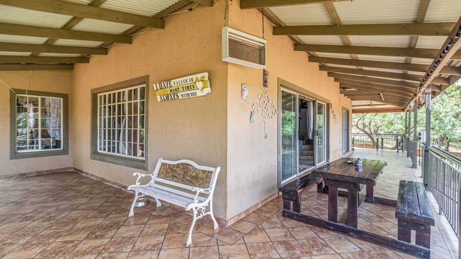 9 Bedroom Property for Sale in Hekpoort Gauteng