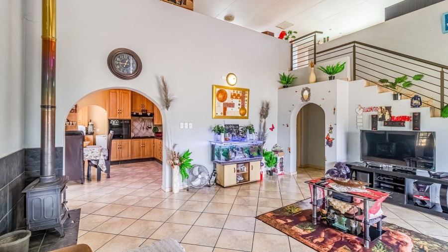 9 Bedroom Property for Sale in Hekpoort Gauteng