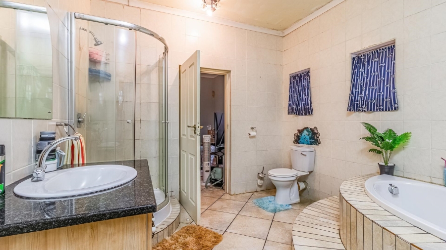 9 Bedroom Property for Sale in Hekpoort Gauteng