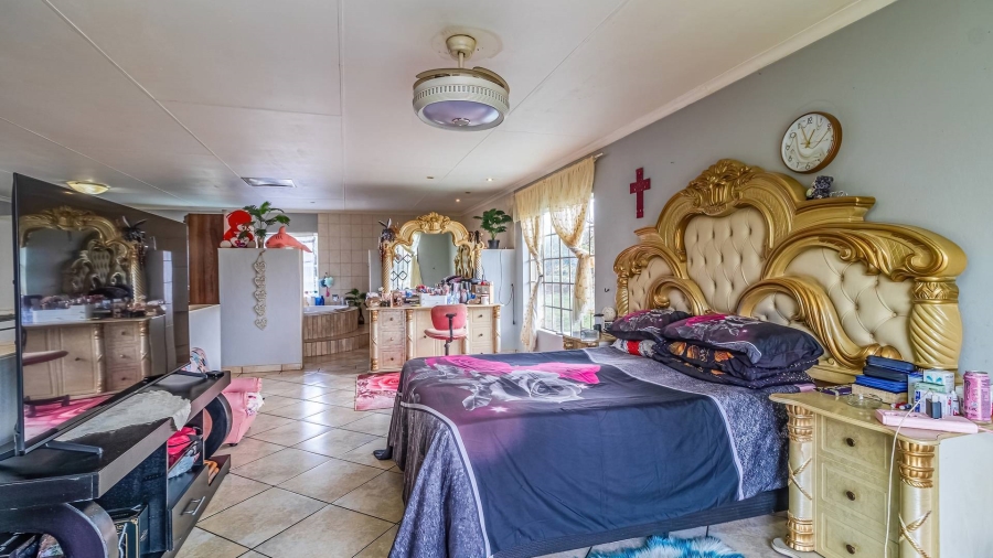 9 Bedroom Property for Sale in Hekpoort Gauteng