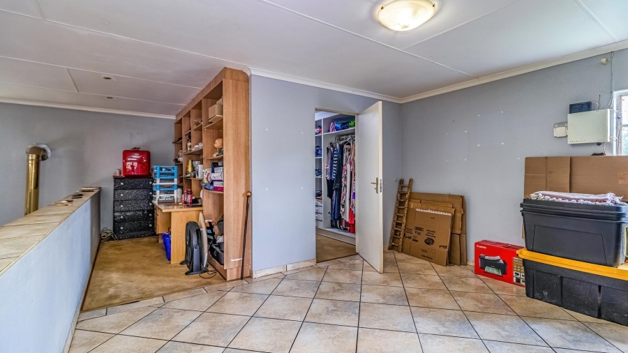 9 Bedroom Property for Sale in Hekpoort Gauteng