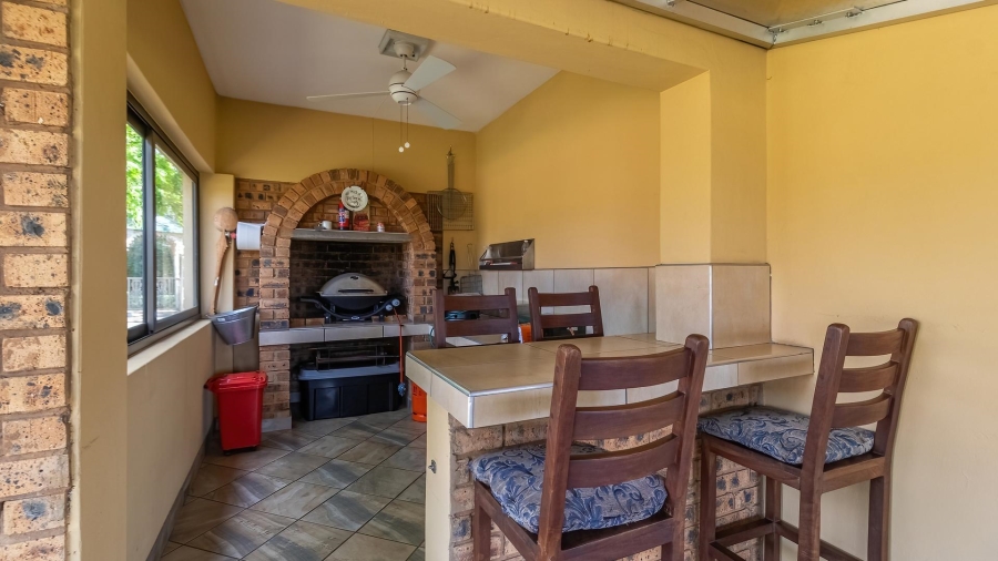 9 Bedroom Property for Sale in Hekpoort Gauteng