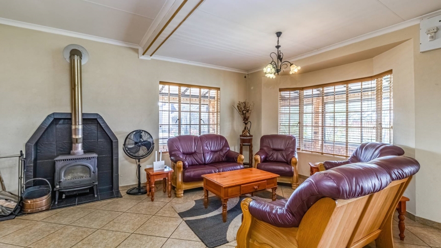 9 Bedroom Property for Sale in Hekpoort Gauteng