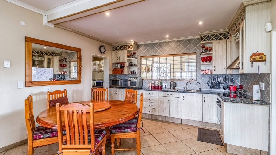 9 Bedroom Property for Sale in Hekpoort Gauteng