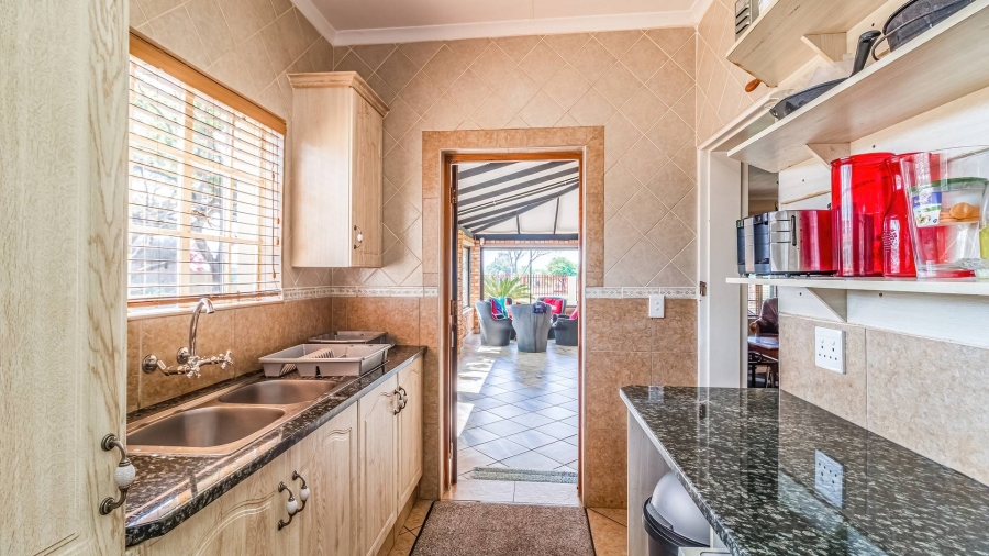 9 Bedroom Property for Sale in Hekpoort Gauteng