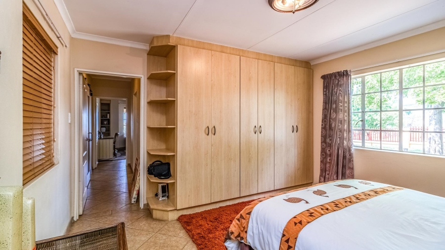 9 Bedroom Property for Sale in Hekpoort Gauteng