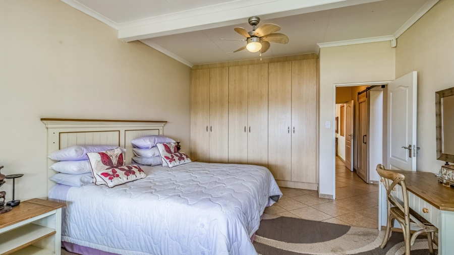 9 Bedroom Property for Sale in Hekpoort Gauteng