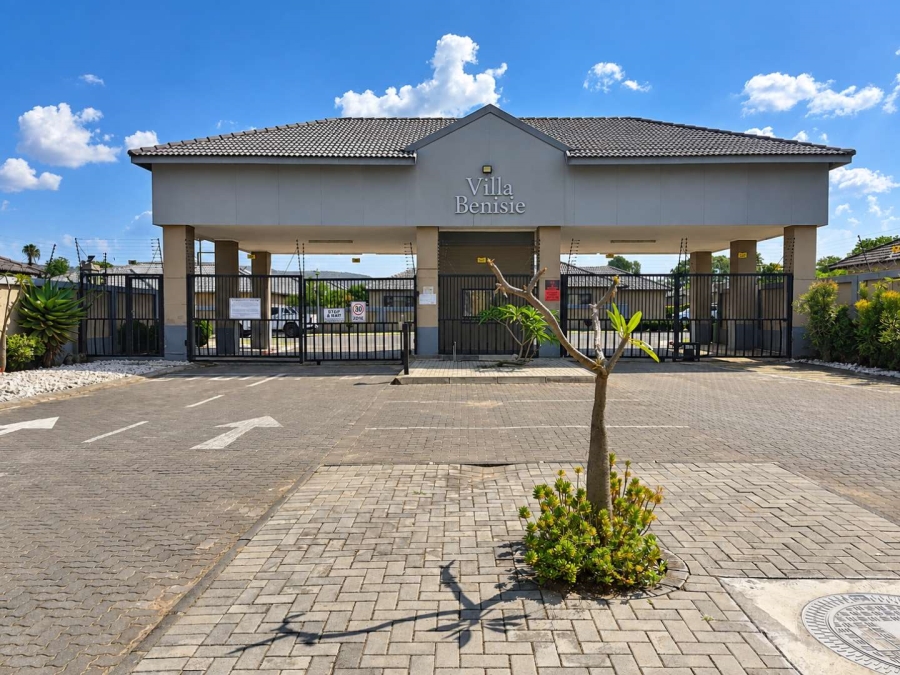 4 Bedroom Property for Sale in Heatherdale Gauteng