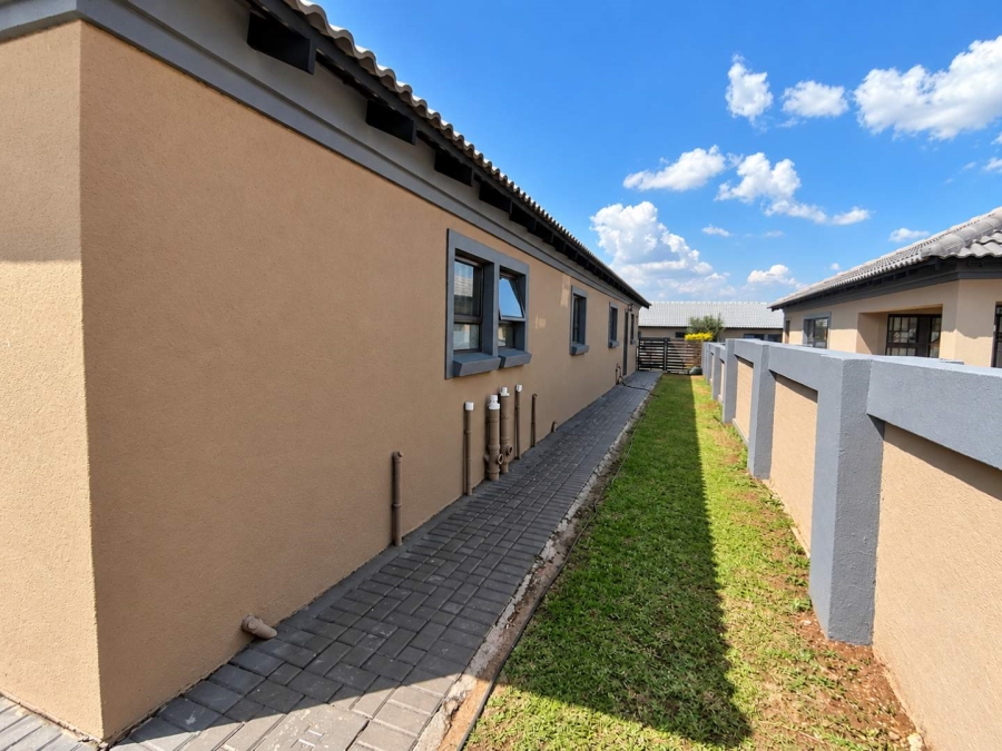 4 Bedroom Property for Sale in Heatherdale Gauteng