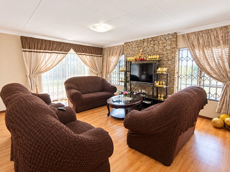4 Bedroom Property for Sale in Heatherdale Gauteng