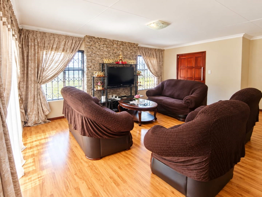 4 Bedroom Property for Sale in Heatherdale Gauteng