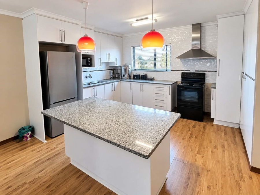 4 Bedroom Property for Sale in Heatherdale Gauteng