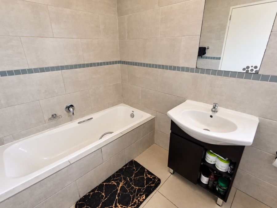 4 Bedroom Property for Sale in Heatherdale Gauteng