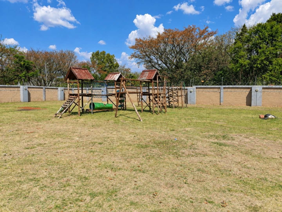 4 Bedroom Property for Sale in Heatherdale Gauteng