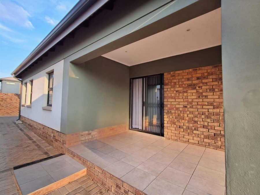 3 Bedroom Property for Sale in Lotus Gardens Gauteng