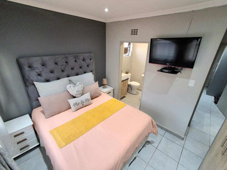 3 Bedroom Property for Sale in Lotus Gardens Gauteng