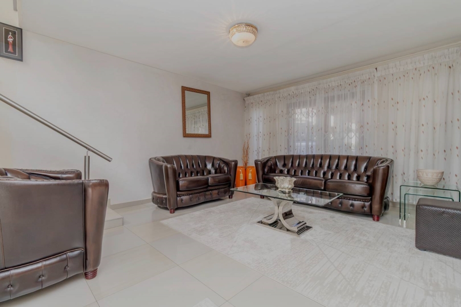 4 Bedroom Property for Sale in Cosmo City Gauteng