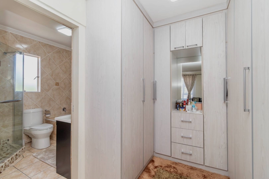 4 Bedroom Property for Sale in Cosmo City Gauteng