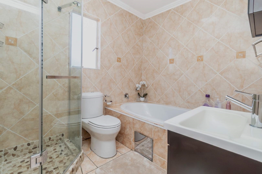 4 Bedroom Property for Sale in Cosmo City Gauteng