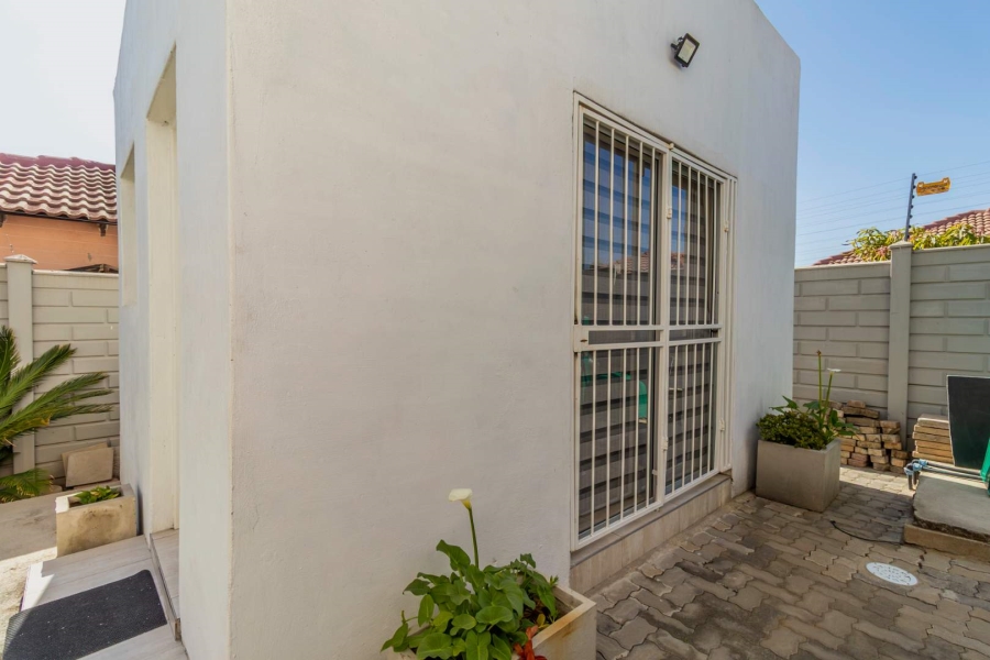 4 Bedroom Property for Sale in Cosmo City Gauteng