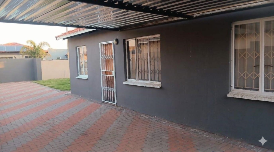 3 Bedroom Property for Sale in Windmill Park Gauteng