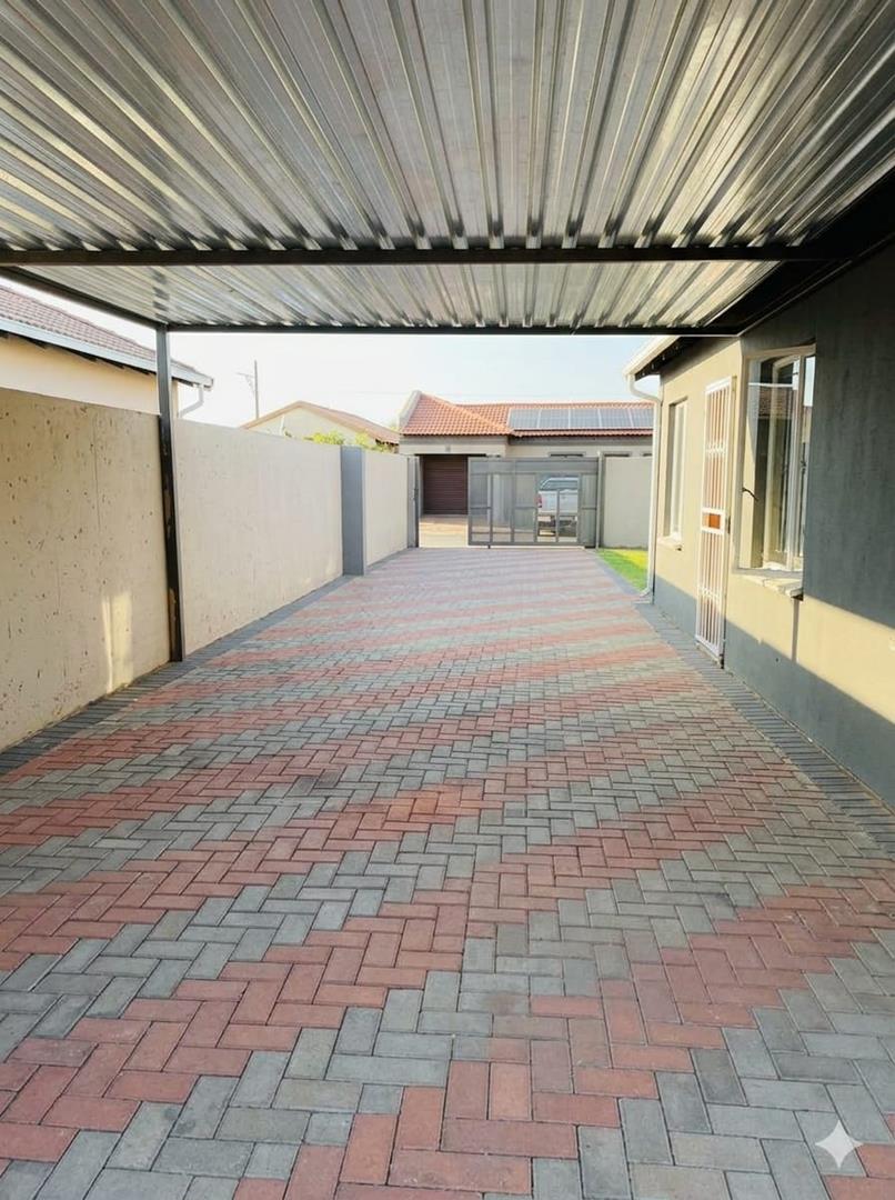 3 Bedroom Property for Sale in Windmill Park Gauteng