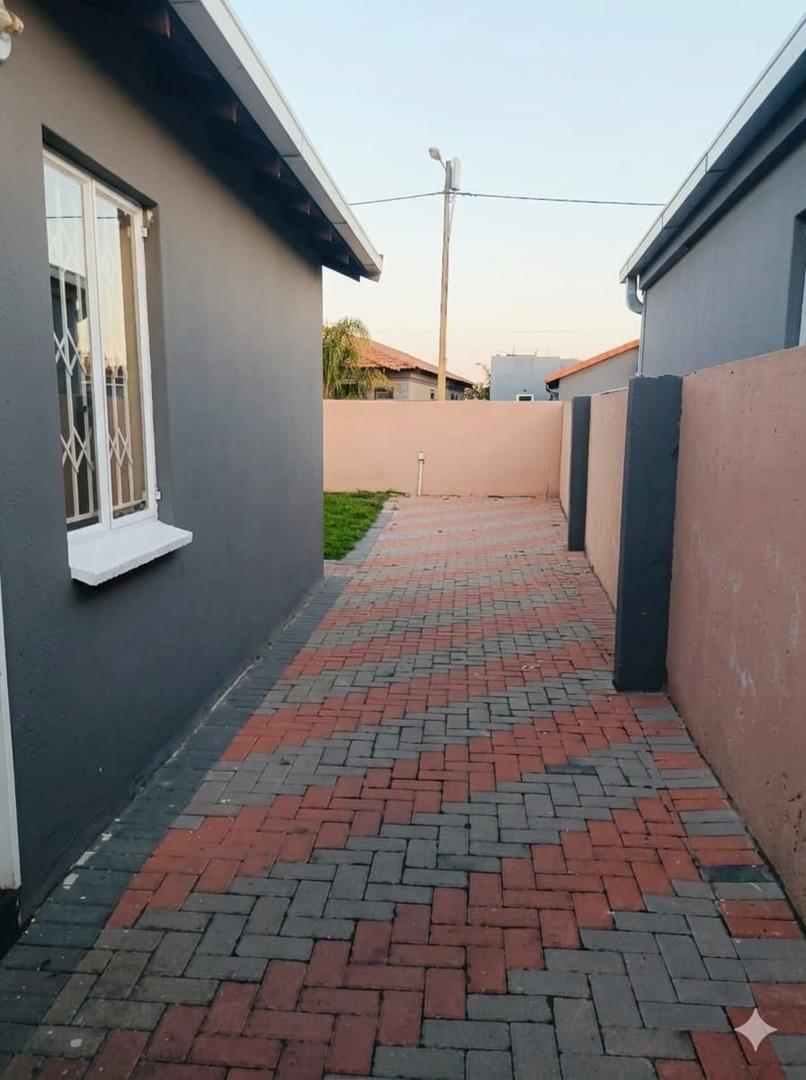 3 Bedroom Property for Sale in Windmill Park Gauteng