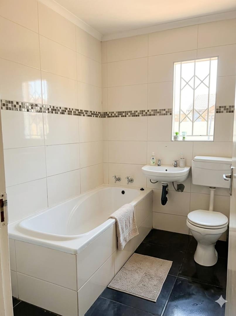 3 Bedroom Property for Sale in Windmill Park Gauteng