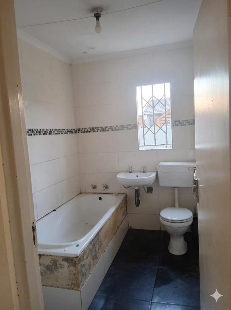 3 Bedroom Property for Sale in Windmill Park Gauteng