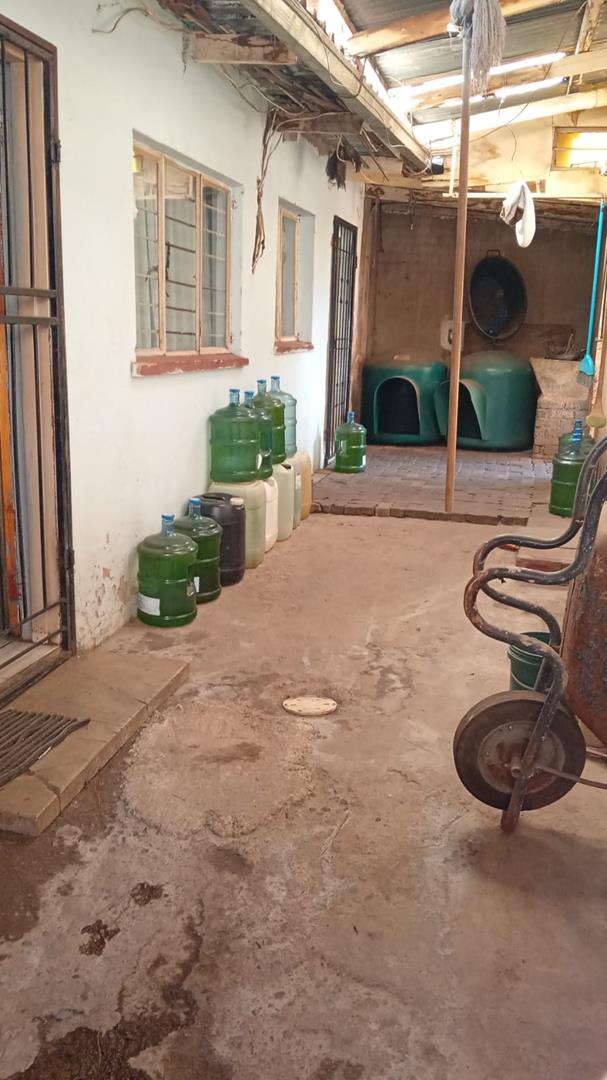 7 Bedroom Property for Sale in Jan Hofmeyer Gauteng