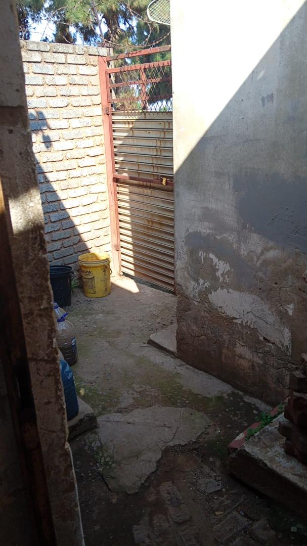 7 Bedroom Property for Sale in Jan Hofmeyer Gauteng