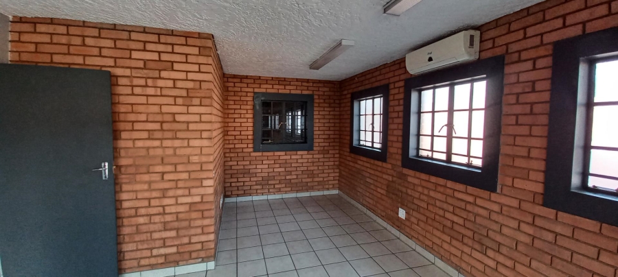 To Let Commercial Property for Rent in Hennopspark Gauteng