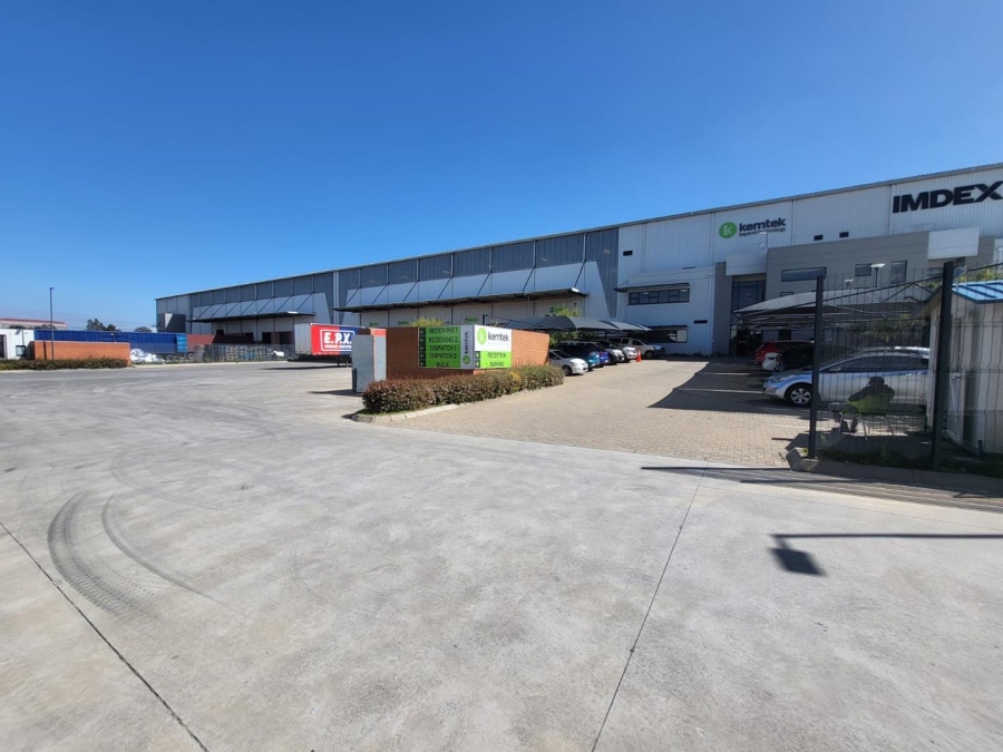 To Let Commercial Property for Rent in Gosforth Park Gauteng