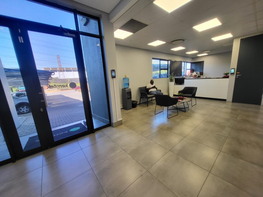 To Let Commercial Property for Rent in Gosforth Park Gauteng